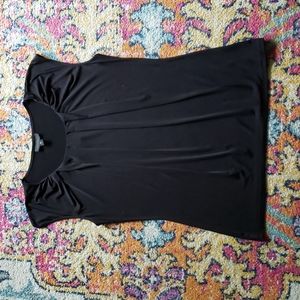 Worthington silky sleeveless pleated front blouse